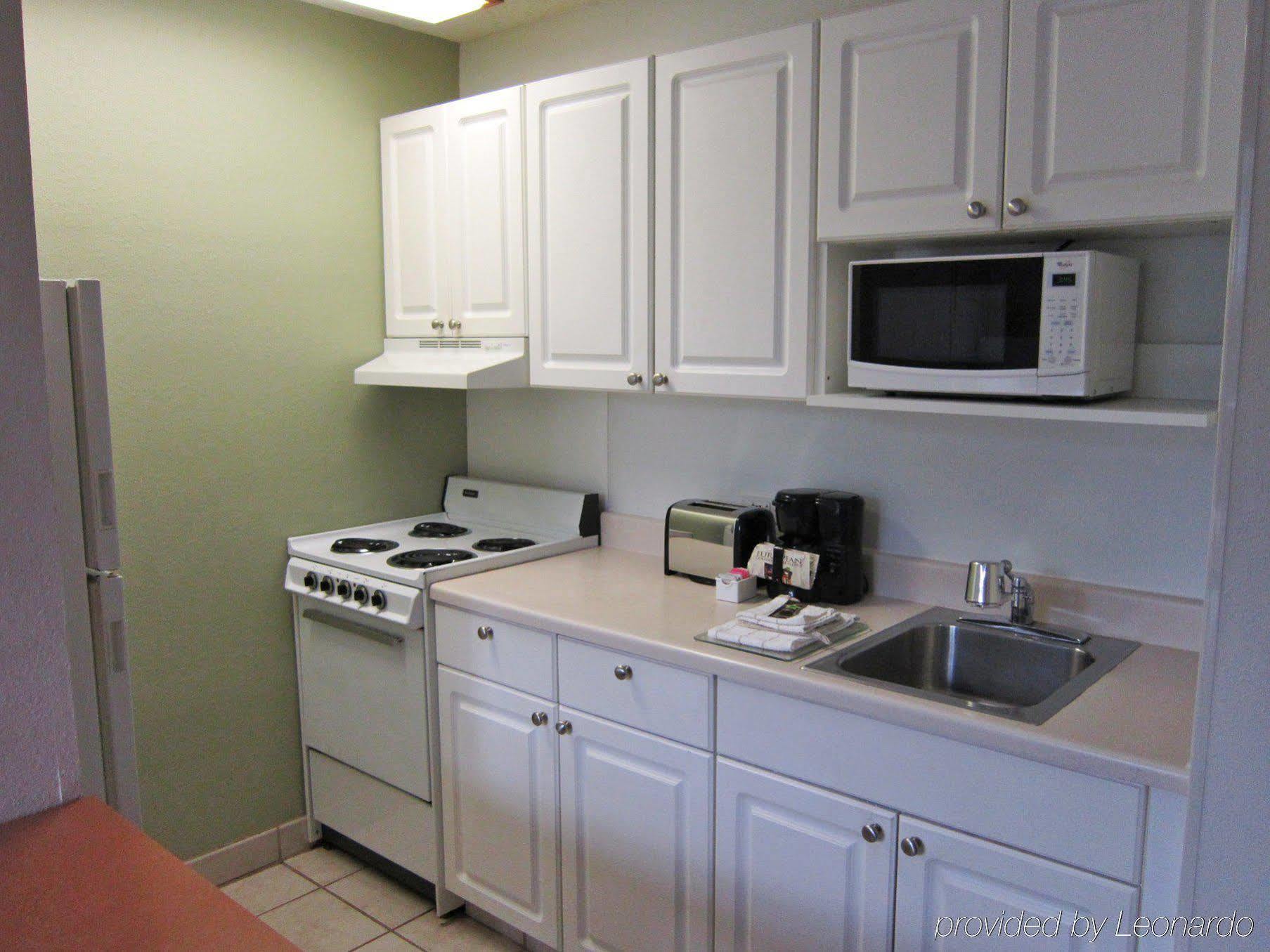 Extended America - Lauderdale - Cypress Creek - Nw 6th Way 2*